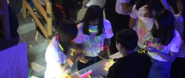 tin-tuc-huesIMG_3200neon-party